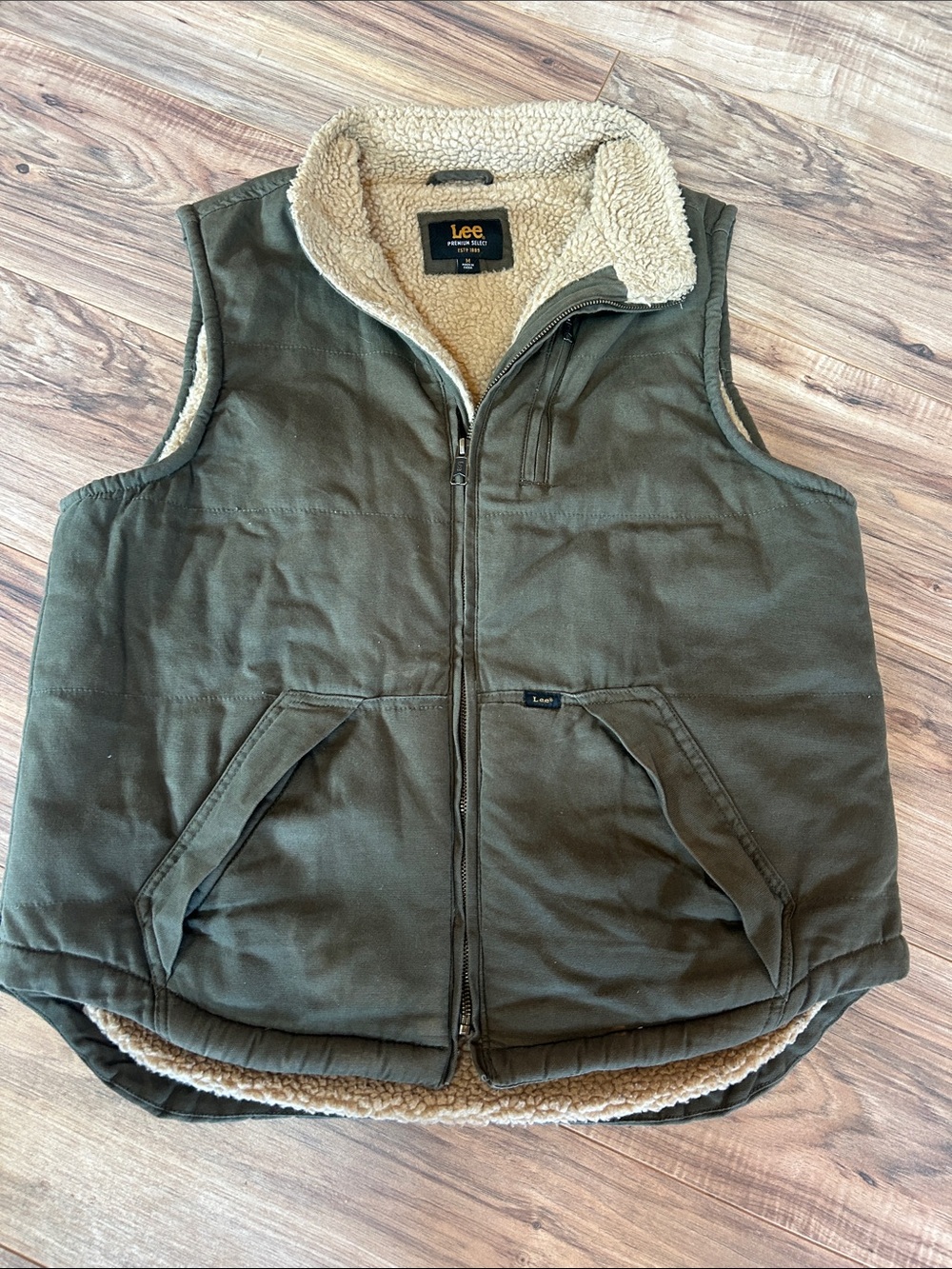 Lee Men's Olive Green Sherpa-Lined Quilted Vest medium